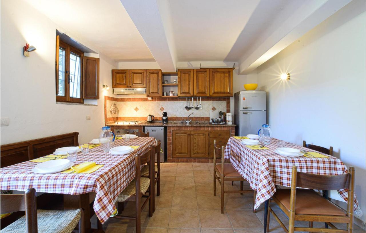 5 Bedroom Amazing Home In Fabbiano Fabbiano  Exterior foto